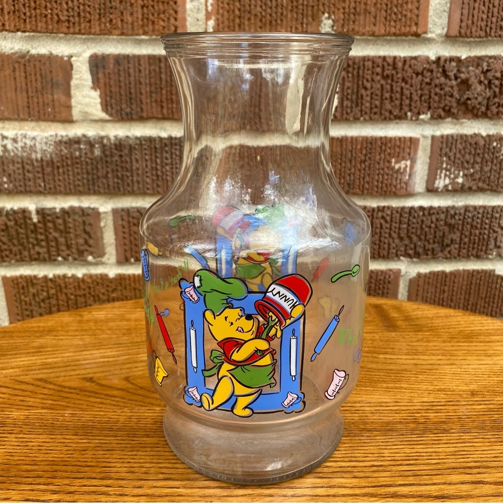 Walt Disney What's Cooking Winnie the Pooh 9 Inch Glass Carafe Pitcher Vase